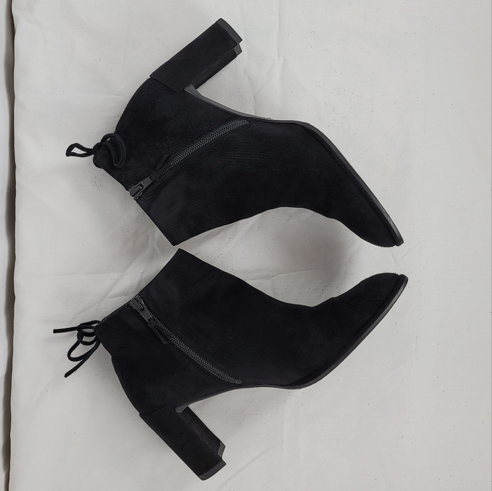 Stuart Weitzman Lofty Black Suede Block Heels Ann… - image 5